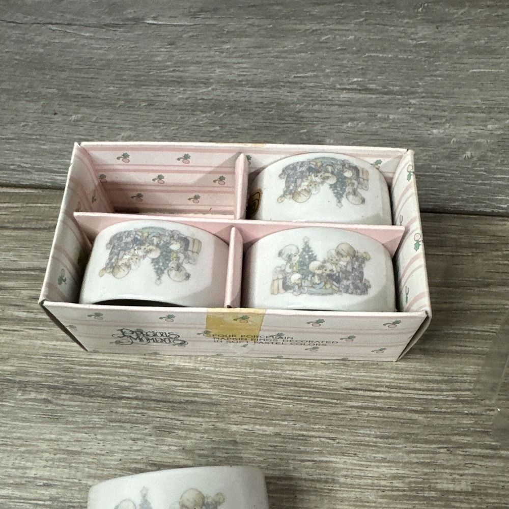 Precious Moments Napkin Rings Set of 4 White Excellent Christmas 1987 211974‎